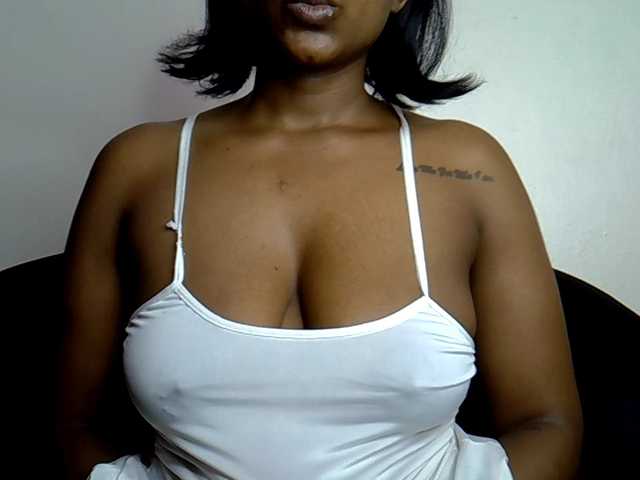 MDIVAH live cam on BongaCams