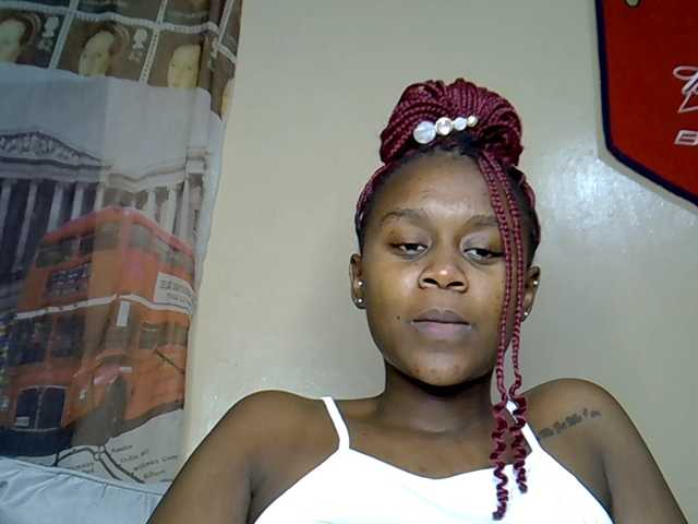 MDIVAH live cam on BongaCams