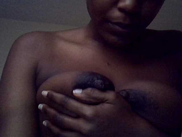 MDIVAH live cam on BongaCams