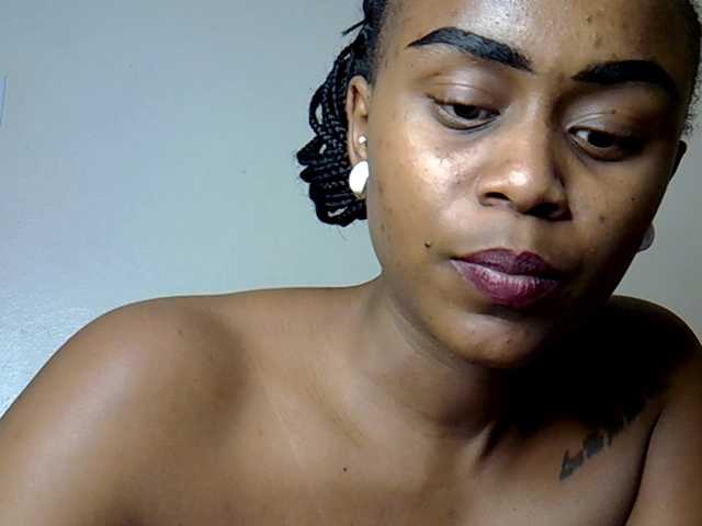 MDIVAH live cam on BongaCams