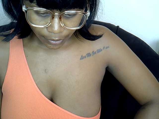 MDIVAH live cam on BongaCams