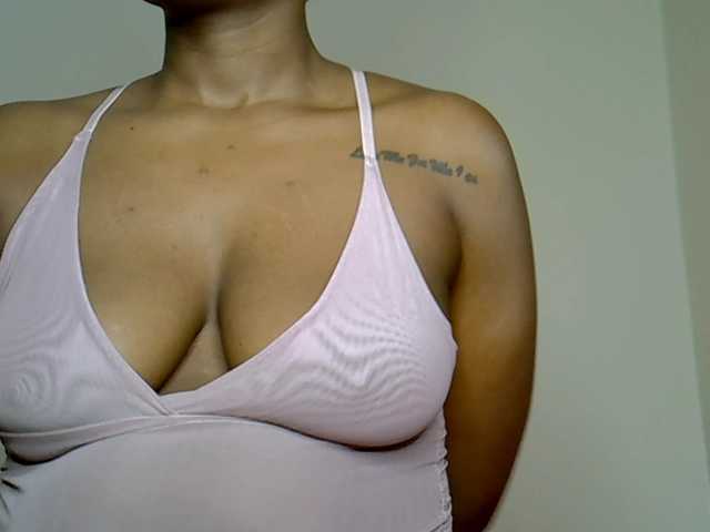 MDIVAH live cam on BongaCams