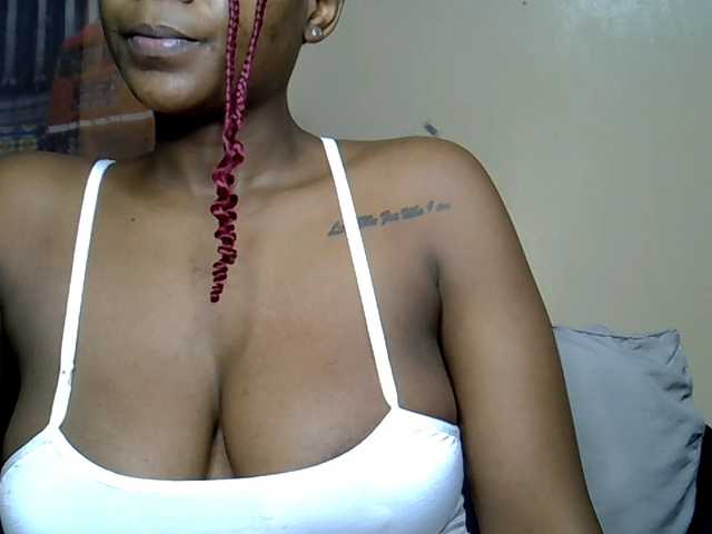 MDIVAH live cam on BongaCams