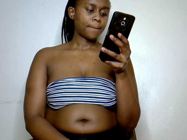 MDIVAH live cam on BongaCams