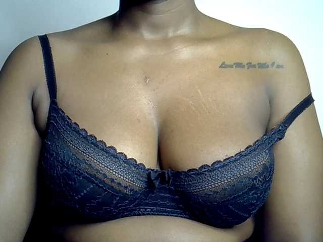 MDIVAH live cam on BongaCams