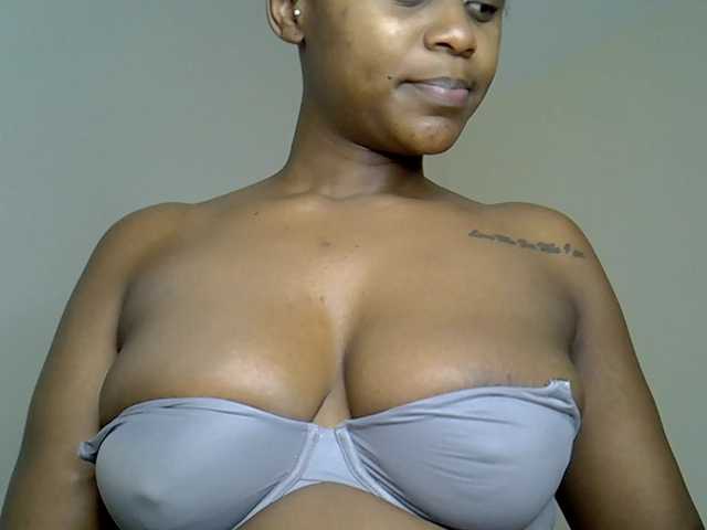 MDIVAH live cam on BongaCams