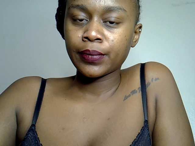 MDIVAH live cam on BongaCams