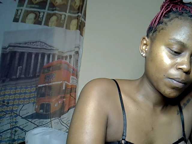 MDIVAH live cam on BongaCams