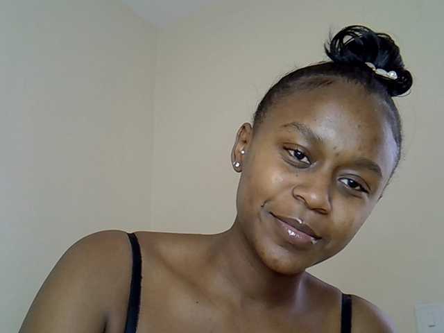 MDIVAH live cam on BongaCams