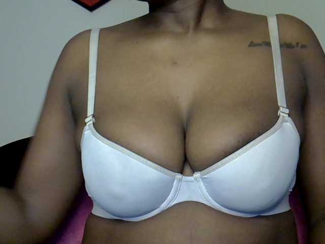 LAYLAAH live webcam show