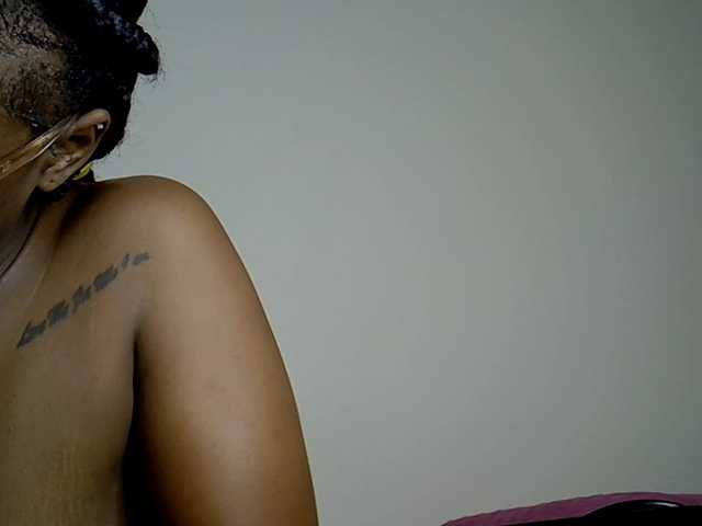 MDIVAH live cam on BongaCams