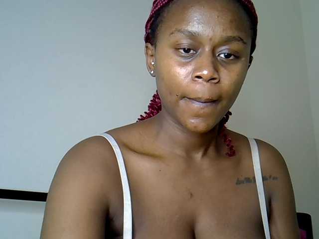 MDIVAH live cam on BongaCams