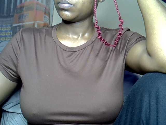 MDIVAH live cam on BongaCams