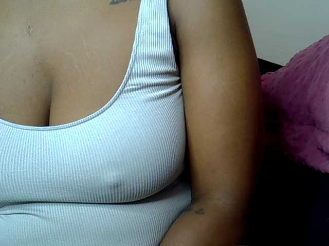 MDIVAH live cam on BongaCams