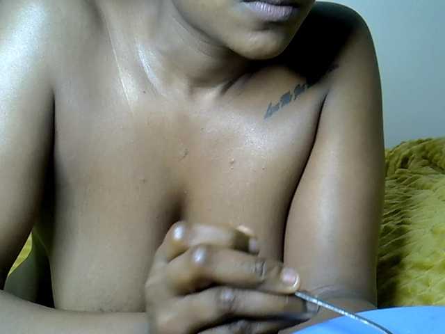 MDIVAH live cam on BongaCams