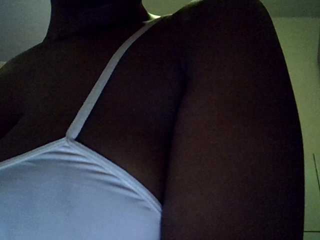 MDIVAH live cam on BongaCams