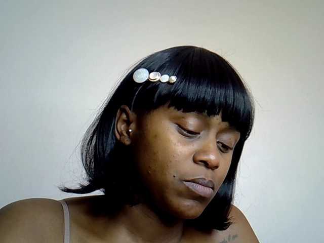 MDIVAH live cam on BongaCams