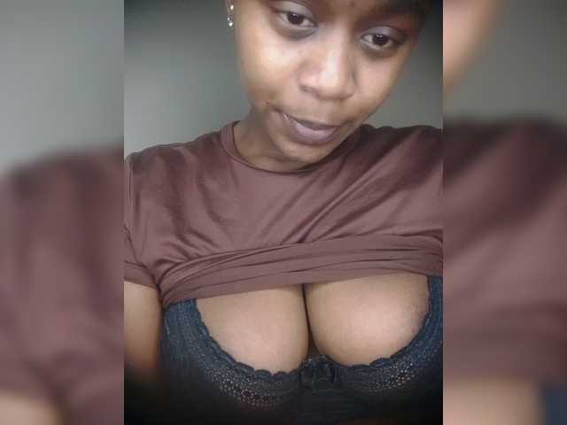 MDIVAH live cam on BongaCams