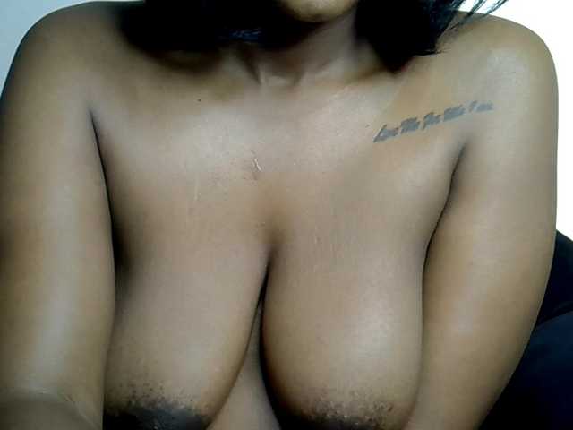MDIVAH live cam on BongaCams