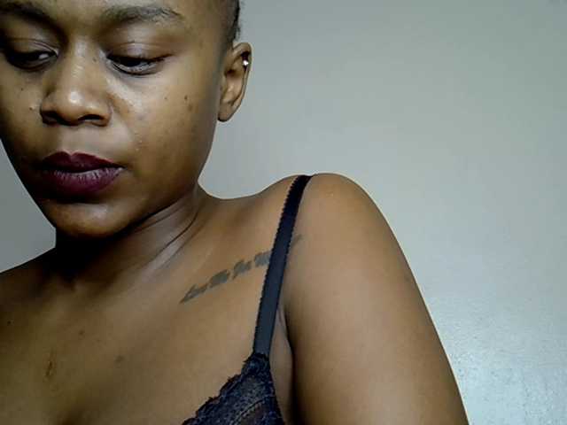 MDIVAH live cam on BongaCams