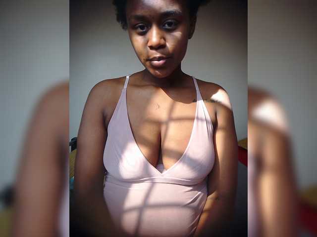 MDIVAH live cam on BongaCams