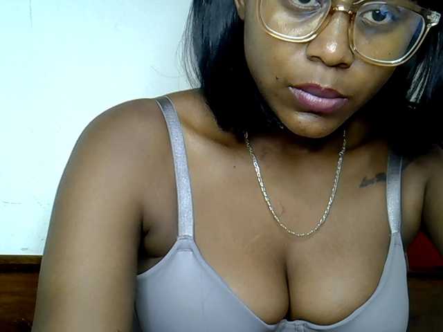 MDIVAH's BongaCams show and profile
