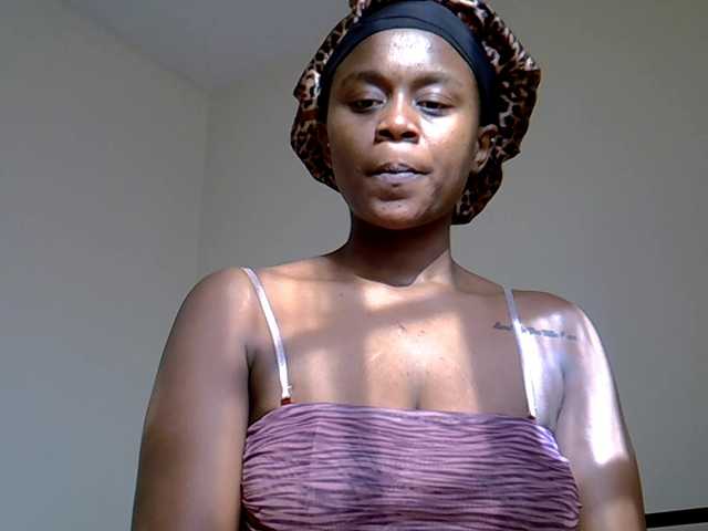 MDIVAH live cam on BongaCams