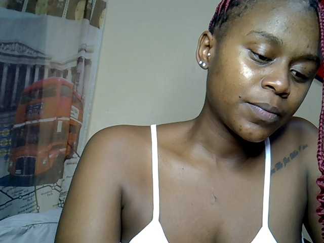 MDIVAH live cam on BongaCams