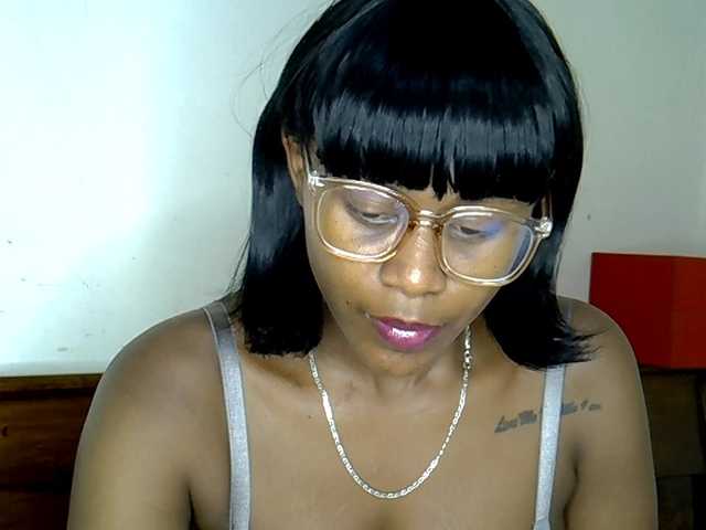 MDIVAH's BongaCams show and profile