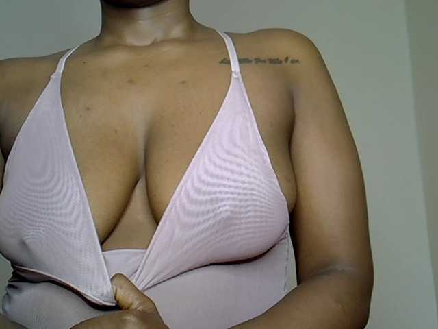 MDIVAH live cam on BongaCams