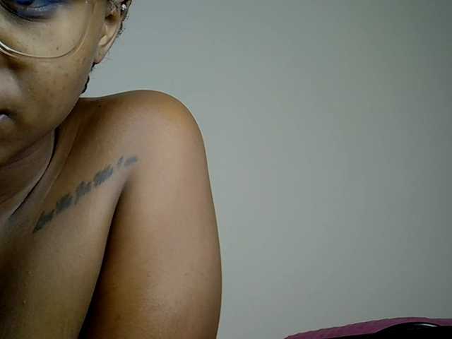 MDIVAH live cam on BongaCams