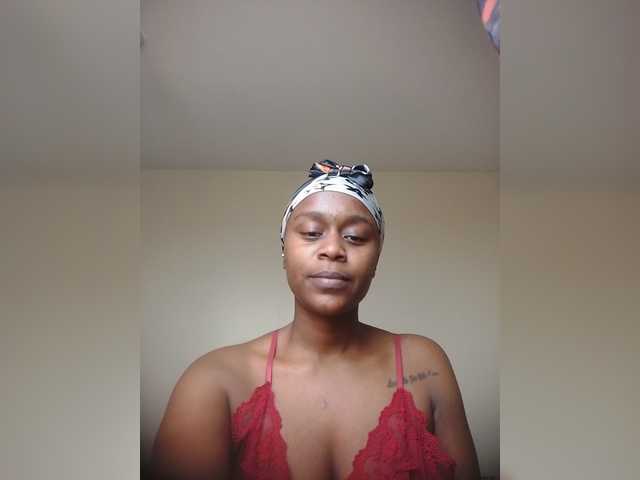 MDIVAH live cam on BongaCams