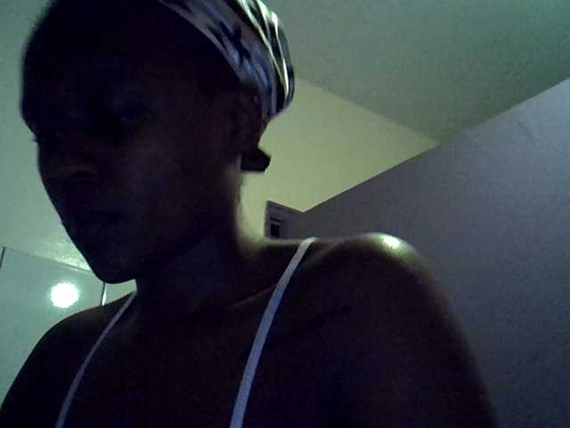 MDIVAH live cam on BongaCams