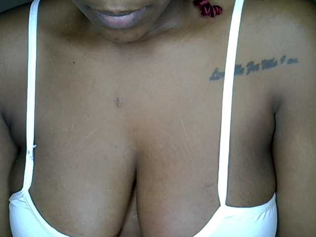 MDIVAH live cam on BongaCams