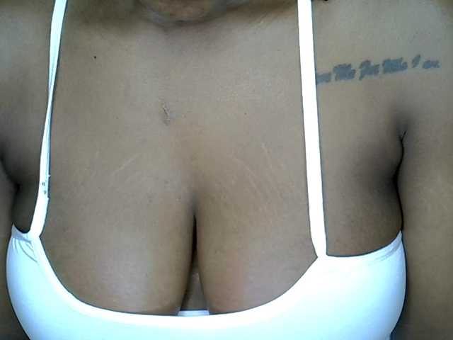 MDIVAH live cam on BongaCams
