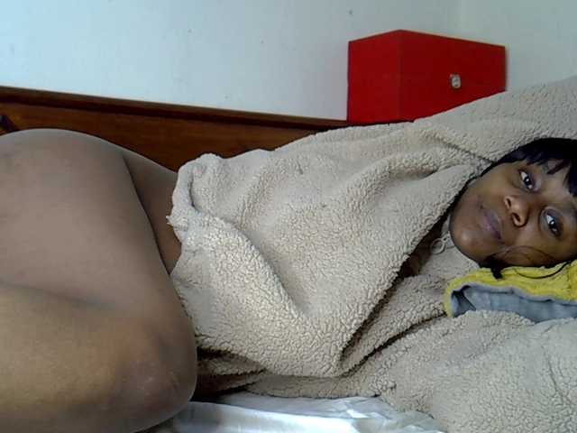 LAYLAAH è una camgirl italiana molto richiesta durante uno show su BongaCams. Tag principali: Ebony,Brunette,Trimmed