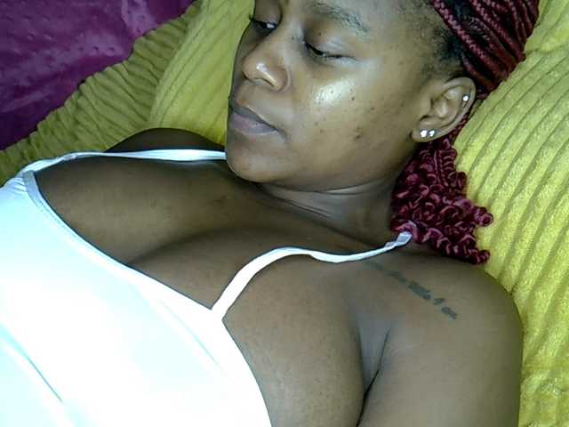 MDIVAH live cam on BongaCams