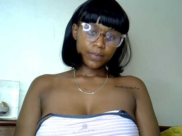 MDIVAH's BongaCams show and profile