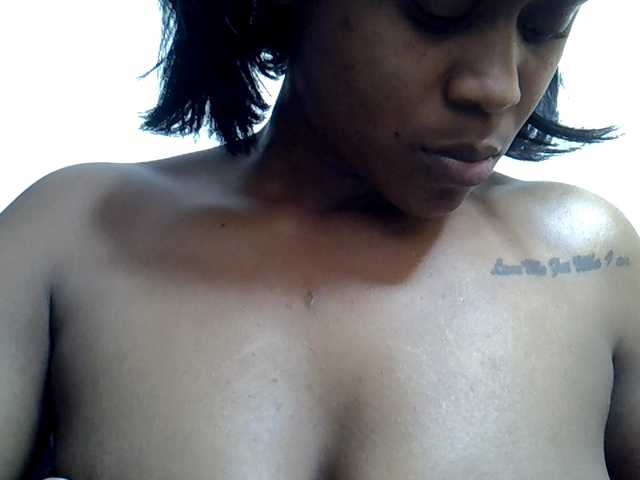 MDIVAH live cam on BongaCams