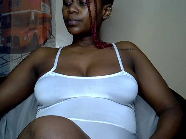 MDIVAH live cam on BongaCams