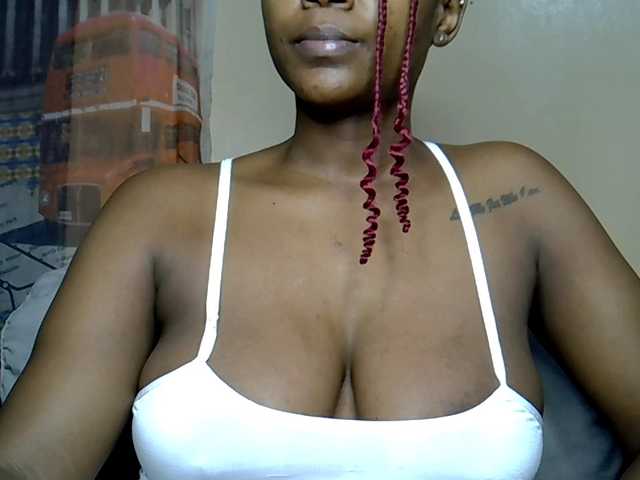 MDIVAH live cam on BongaCams