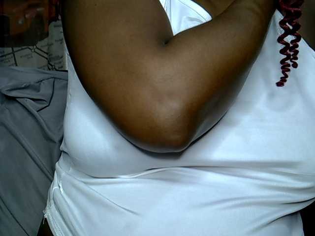 MDIVAH live cam on BongaCams