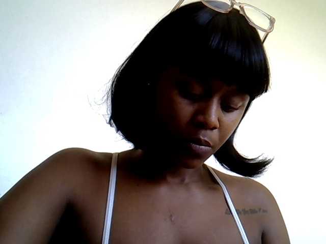 MDIVAH live cam on BongaCams