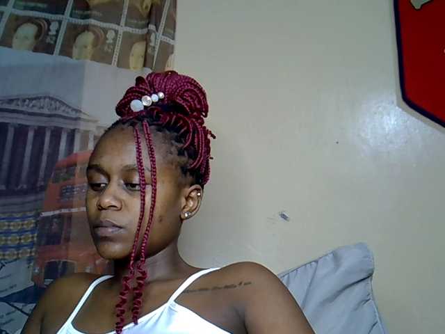 MDIVAH live cam on BongaCams