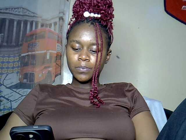 MDIVAH live cam on BongaCams