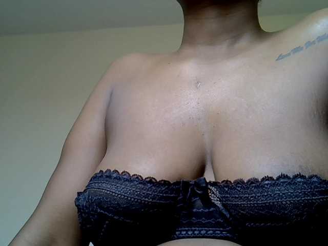 MDIVAH live cam on BongaCams