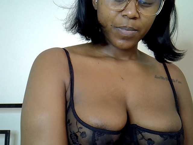 MDIVAH live cam on BongaCams