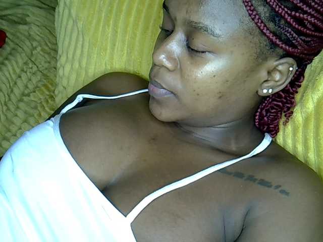 MDIVAH live cam on BongaCams