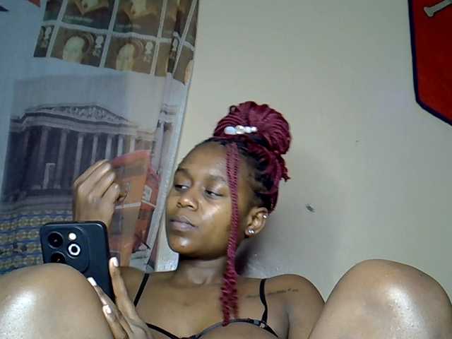 MDIVAH live cam on BongaCams