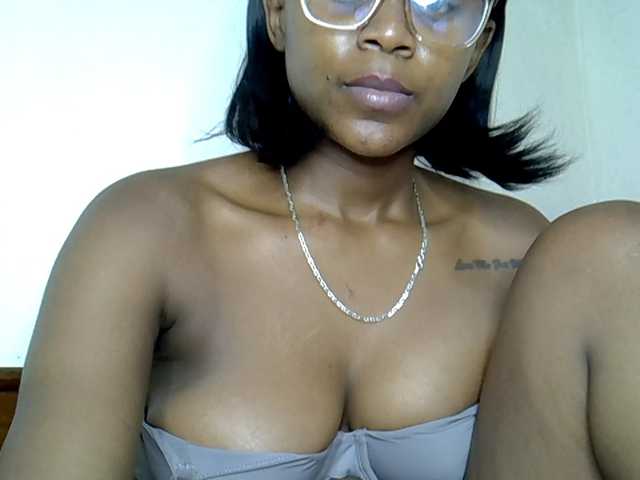 MDIVAH's BongaCams show and profile